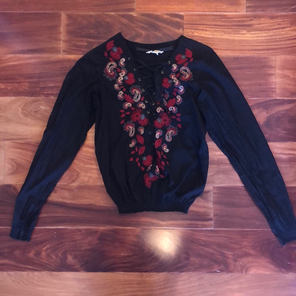 Da-Nang Embroidered Top